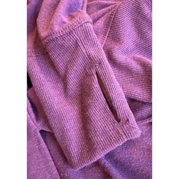 Avia Crew Neck Sweatshirt Womens Size Medium Wine Colored Thumb Holes Side Slit - Picture 6 of 9